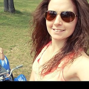 Meet your Posher, Amanda